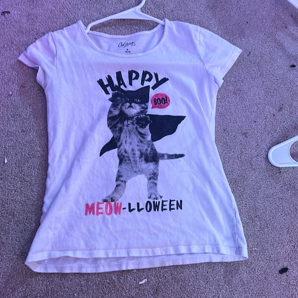 White Halloween shirt size 10/12